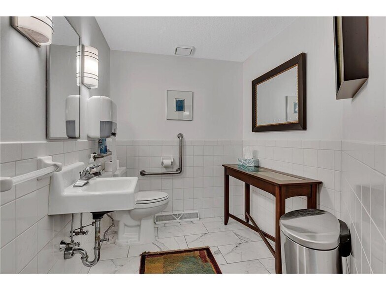 More Photos Of 26 2nd Ave NW, Saint Joseph Medical For Sale