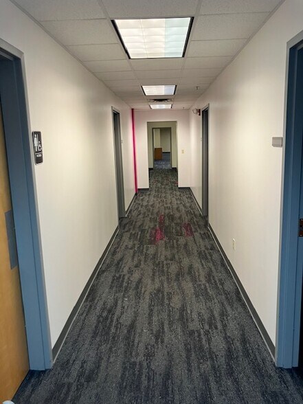 More Photos Of 20 McJunkin Rd, Nitro Distribution For Lease