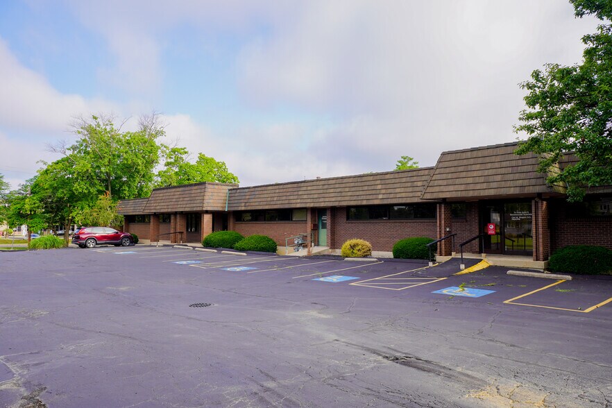 More Photos Of 9030 Montgomery Rd, Cincinnati Medical For Lease