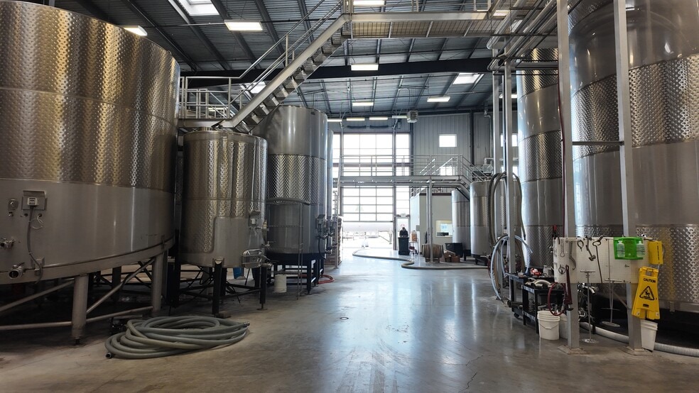 More Photos Of 8111 Keene Rd, West Richland Manufacturing For Sale