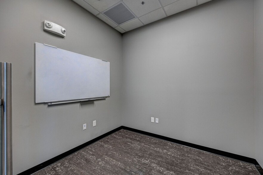 More Photos Of 6740 Rock Spring Rd, Wilmington Office For Lease