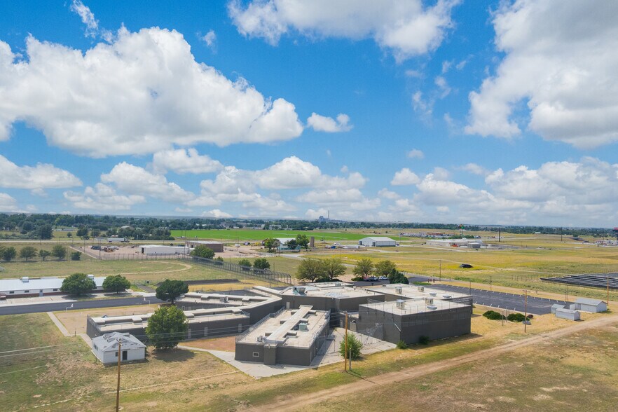 Primary Photo Of 901 Industrial Park Rd, Brush Warehouse For Sale