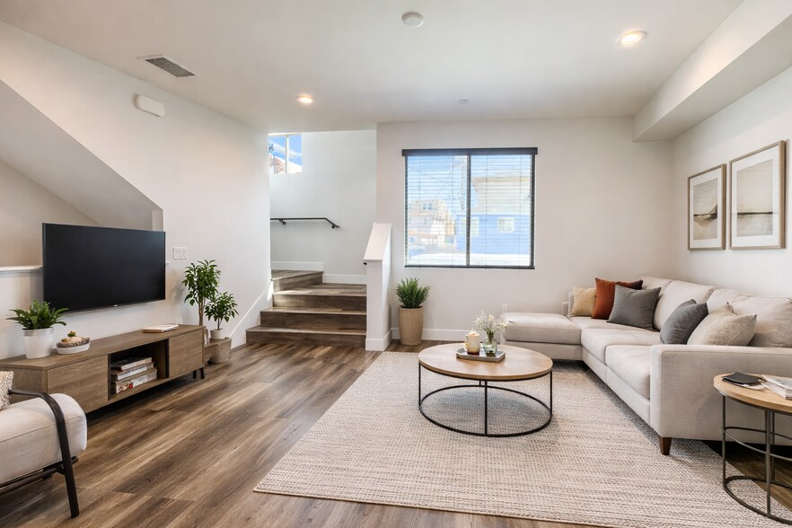 More Photos Of 1420 Pacific Beach Dr, San Diego Apartments For Sale