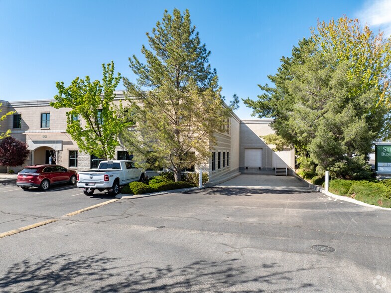 More Photos Of 651 S Stratford Dr, Meridian Office For Lease