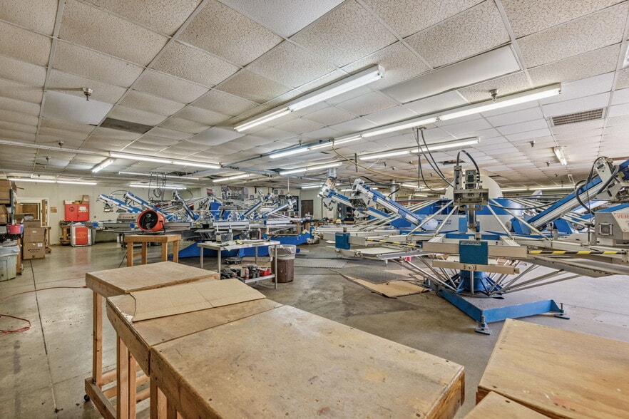 More Photos Of 6580 E Skelly Dr, Tulsa Manufacturing For Sale