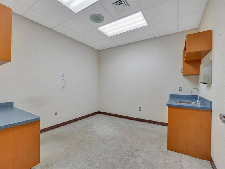 More Photos Of 1225 N Mound St, Nacogdoches Skilled Nursing Facility For Sale