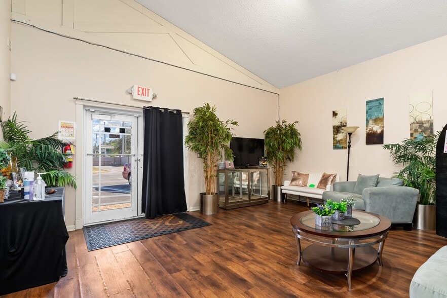 More Photos Of 2421 Tamiami Trl, Port Charlotte Office For Sale