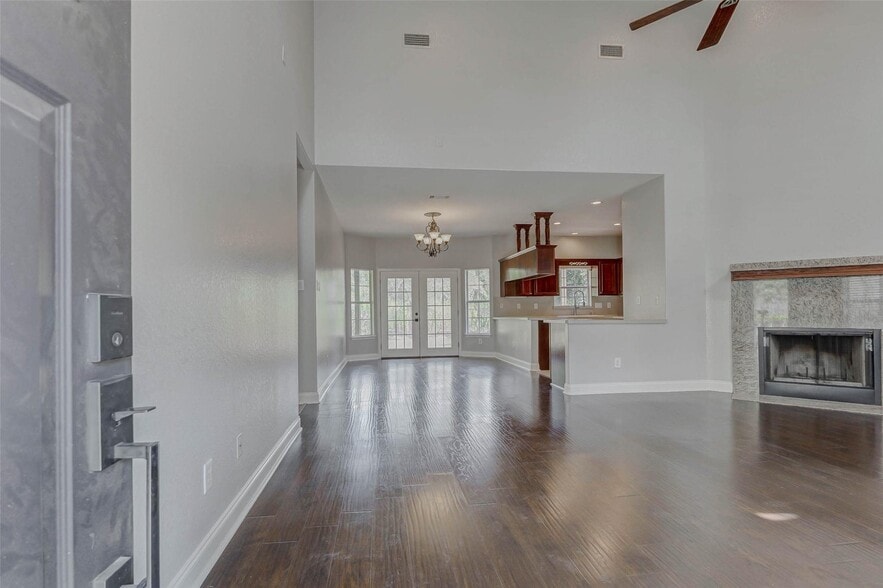 More Photos Of 8411 Syms St, Fulshear Office For Lease