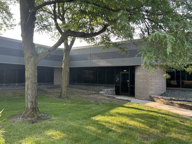 More Photos Of 700-865 5th St S, Hopkins Flex For Sale