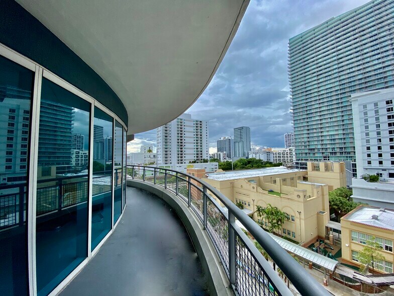 More Photos Of 40 SW 13th St, Miami Office Residential For Lease