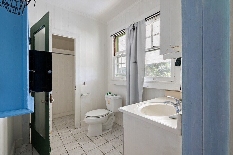 More Photos Of 1637 Kewalo St, Honolulu Apartments For Sale