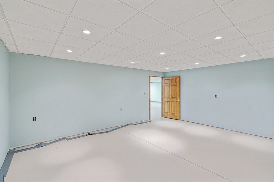 More Photos Of 15195 Allen Rd, Southgate Rehabilitation Center For Sale