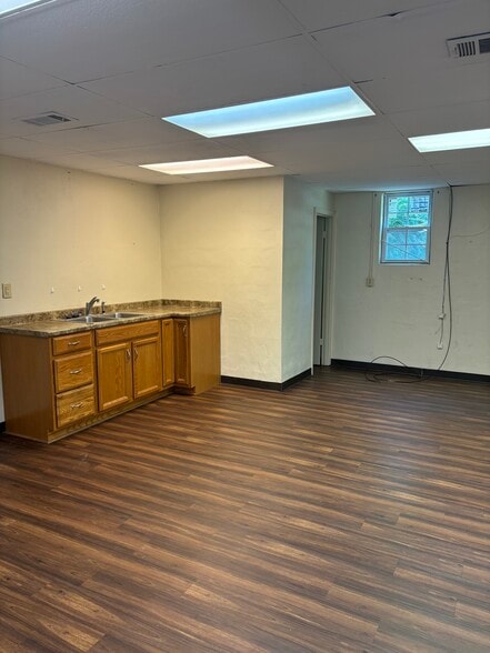 More Photos Of 8136 Knox Bridge Hwy, Canton Office For Lease