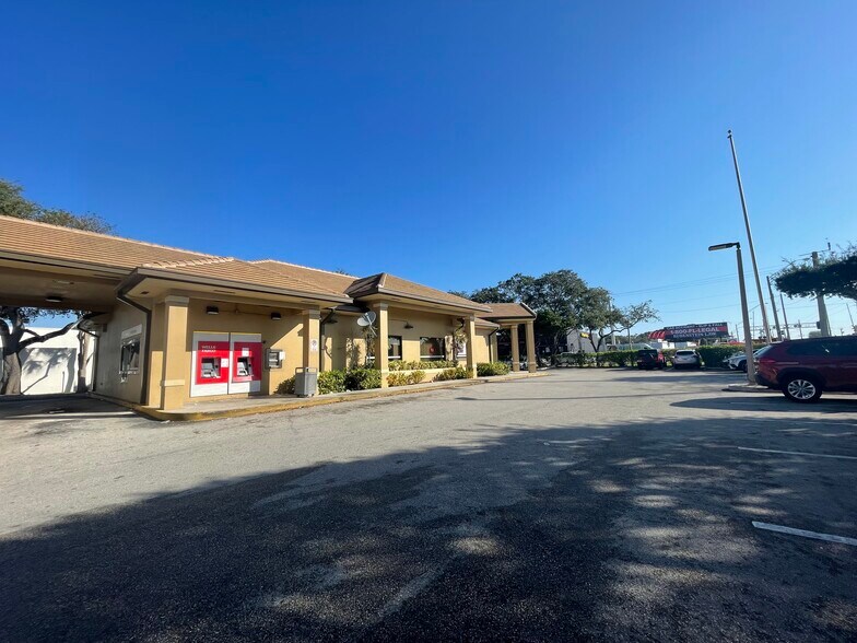 More Photos Of 5991 Anglers Ave, Fort Lauderdale Bank For Lease
