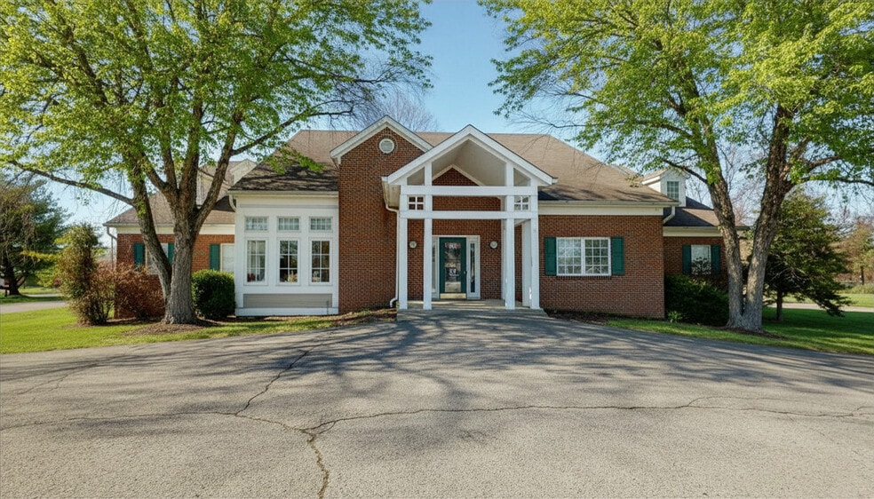 Primary Photo Of 1701 Spring St, Jeffersonville Medical For Sale