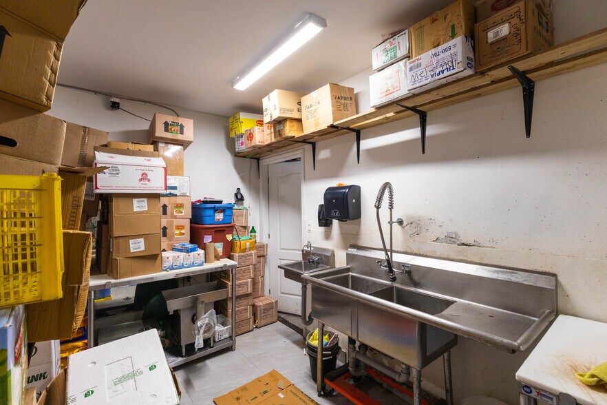 More Photos Of 6653 Main St, Vancouver Apartments For Sale