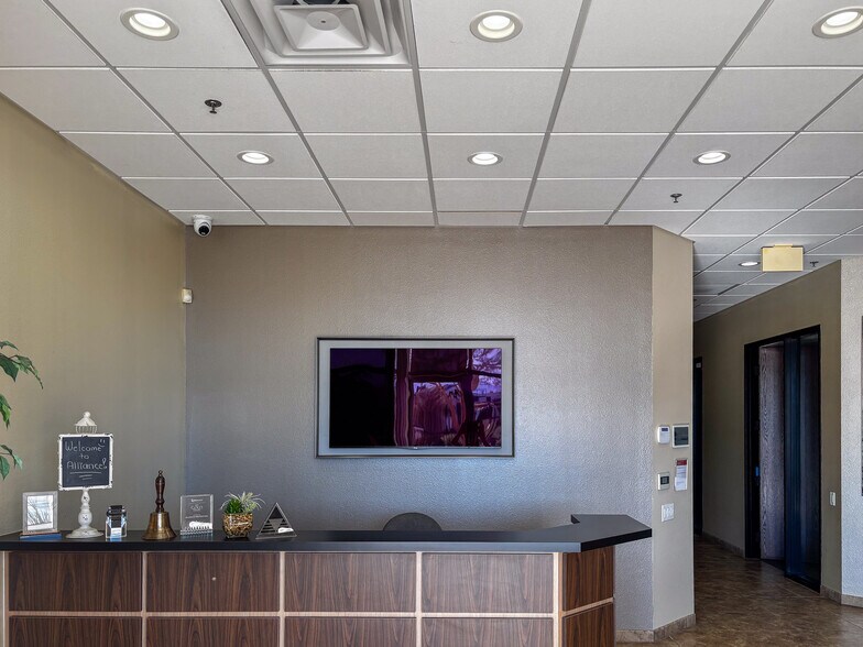 More Photos Of 45130 Golf Center Pky, Indio Warehouse For Sale