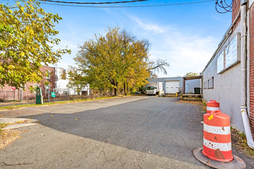 More Photos Of 419-501 W Elizabeth Ave, Linden Freestanding For Sale