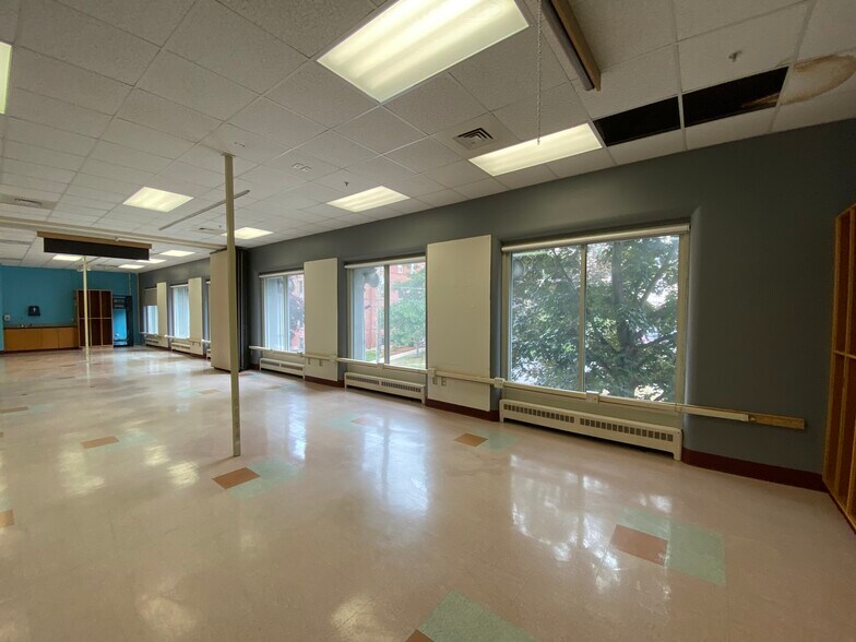 More Photos Of 156 Hanover St, Manchester Office For Sale