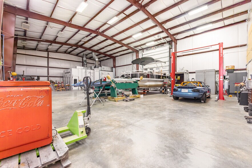More Photos Of 1875 New Bridge Rd, Mineral Showroom For Sale