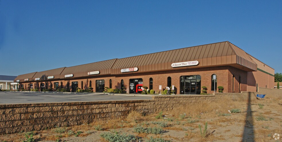 More Photos Of 42301-42325 10th St W, Lancaster General Retail For Sale