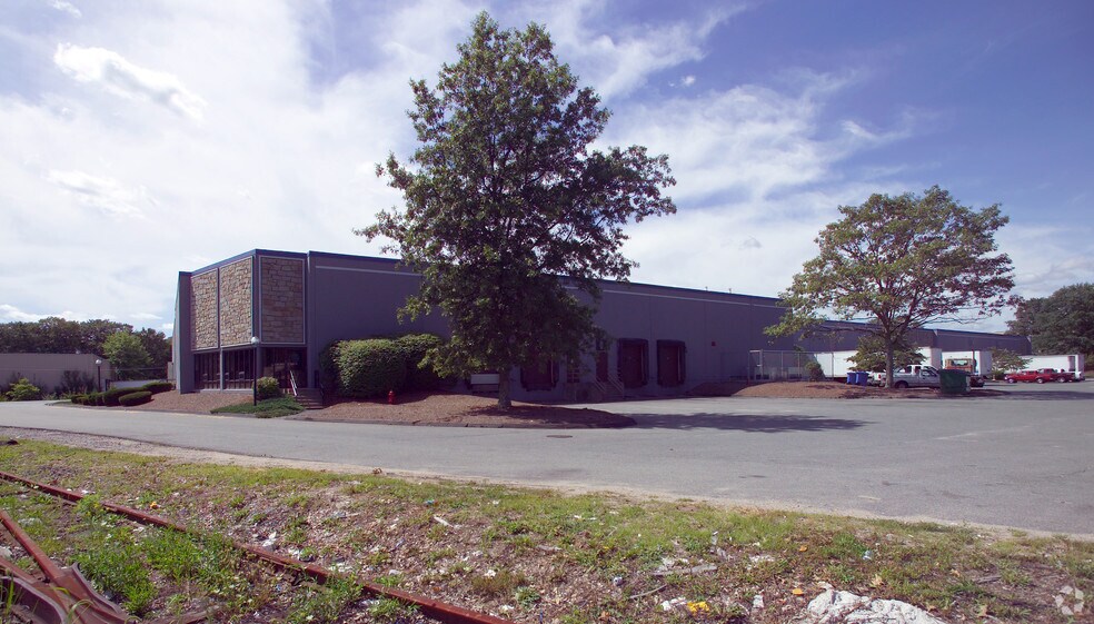 More Photos Of 31 Suffolk Rd, Mansfield Warehouse For Lease