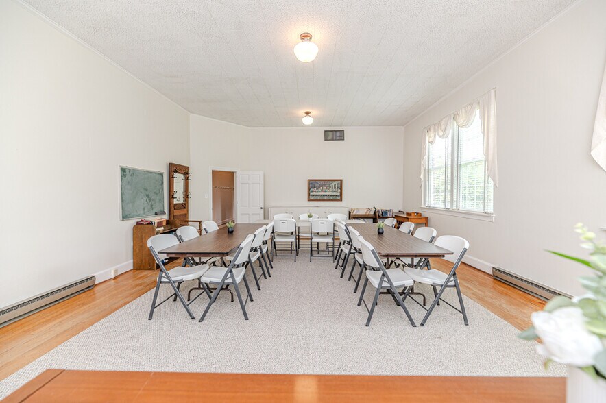 More Photos Of 211 Main st, Broadway Religious Facility For Sale