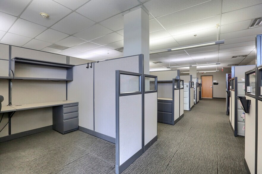 More Photos Of 8040 Carlson Rd, Harrisburg Office For Sale