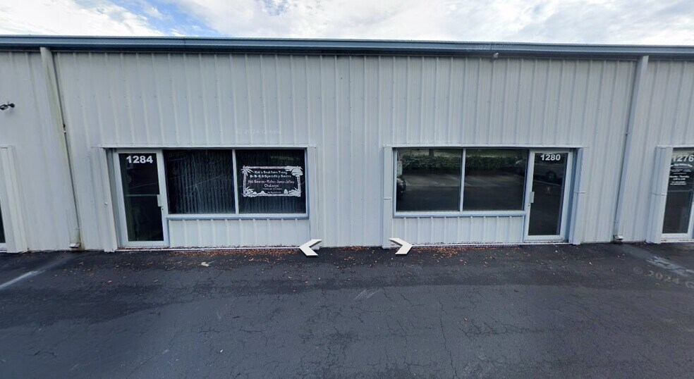 More Photos Of 1260-1296 SE Industrial Blvd, Port Saint Lucie Warehouse For Sale