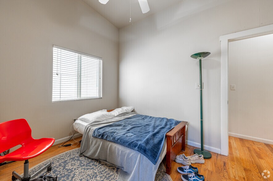 More Photos Of 1030 Dr Martin Luther King Pky, Athens Apartments For Sale