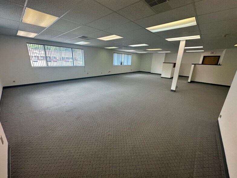 More Photos Of 886 Belmont Ave, North Haledon Storefront Retail Office For Lease