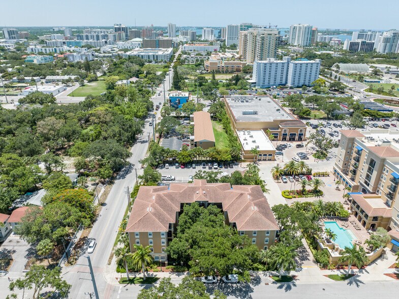 More Photos Of 1268 11th St, Sarasota Office For Sale