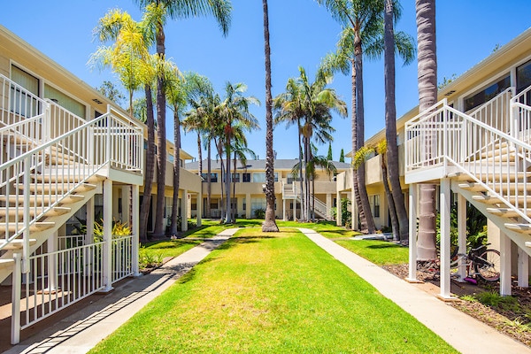 More Photos Of 1518-1536 Rosecrans St, San Diego Apartments For Sale