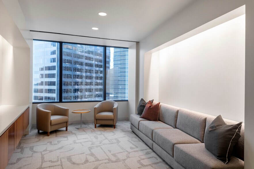 More Photos Of 1000 Louisiana St, Houston Office For Lease