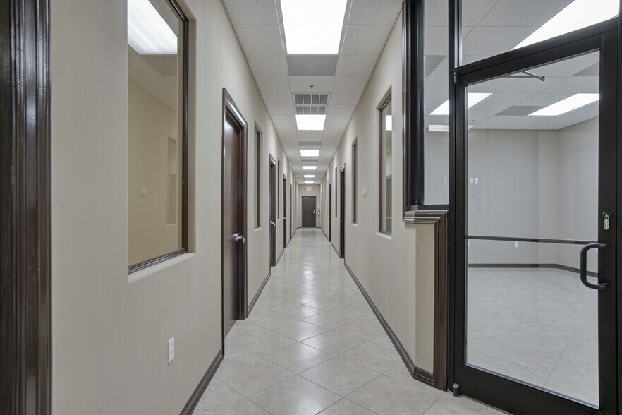 More Photos Of 3118-3122 Center Pointe Dr, Edinburg Medical For Lease