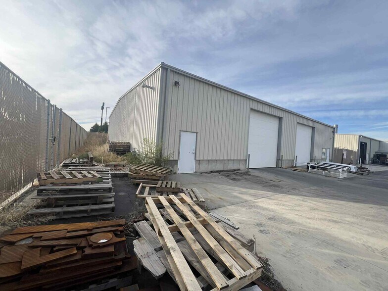 More Photos Of 1211 Wilson ln, West Haven Warehouse For Lease