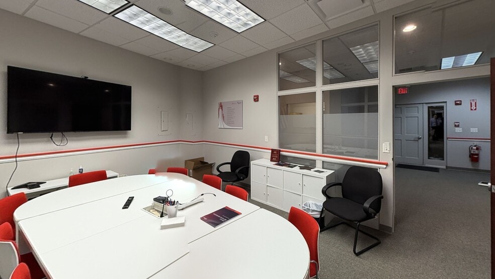 More Photos Of 116 S River Rd, Bedford Office For Sale