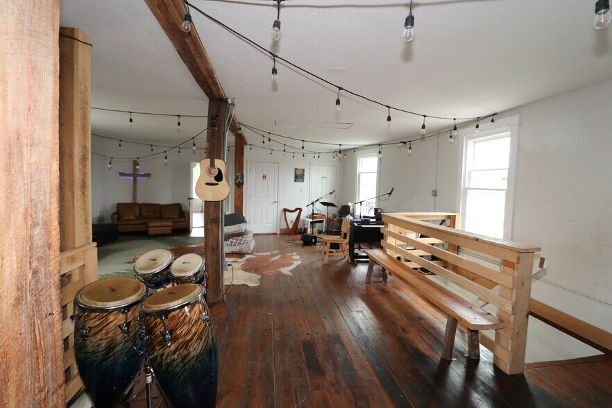 More Photos Of 139 S Broadway St, Blanchester Storefront Retail Residential For Sale