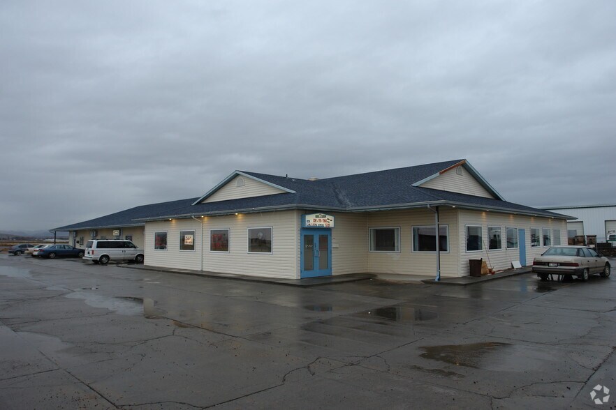 More Photos Of 2155-2195 Airbase Rd, Mountain Home Freestanding For Sale
