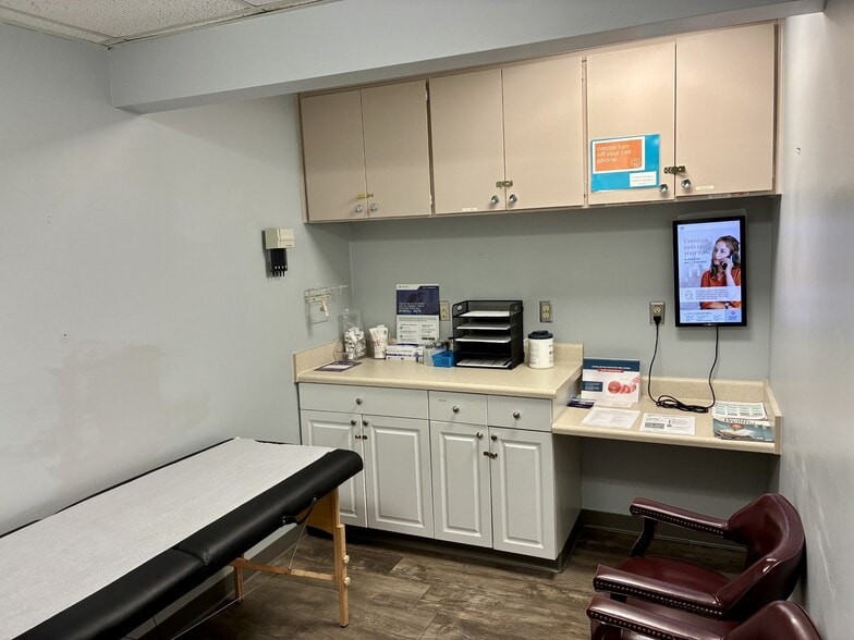 More Photos Of 5223 Paulsen St, Savannah Medical For Lease