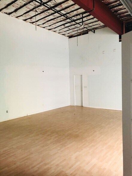 More Photos Of 100 Carney St, Glen Cove Manufacturing For Sale