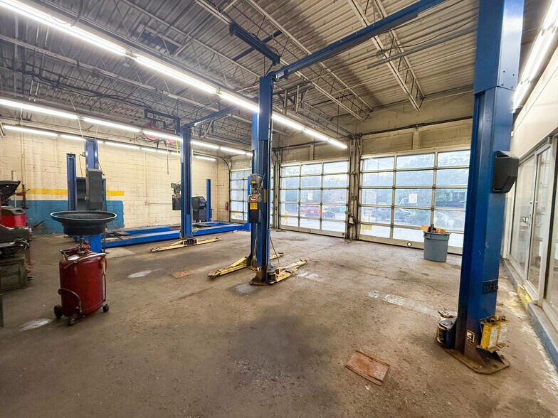 More Photos Of 901 Penn Ave, Pittsburgh Auto Repair For Sale