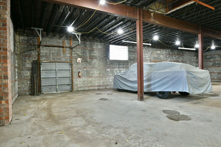 More Photos Of 944 W Rayen Ave, Youngstown Industrial For Sale