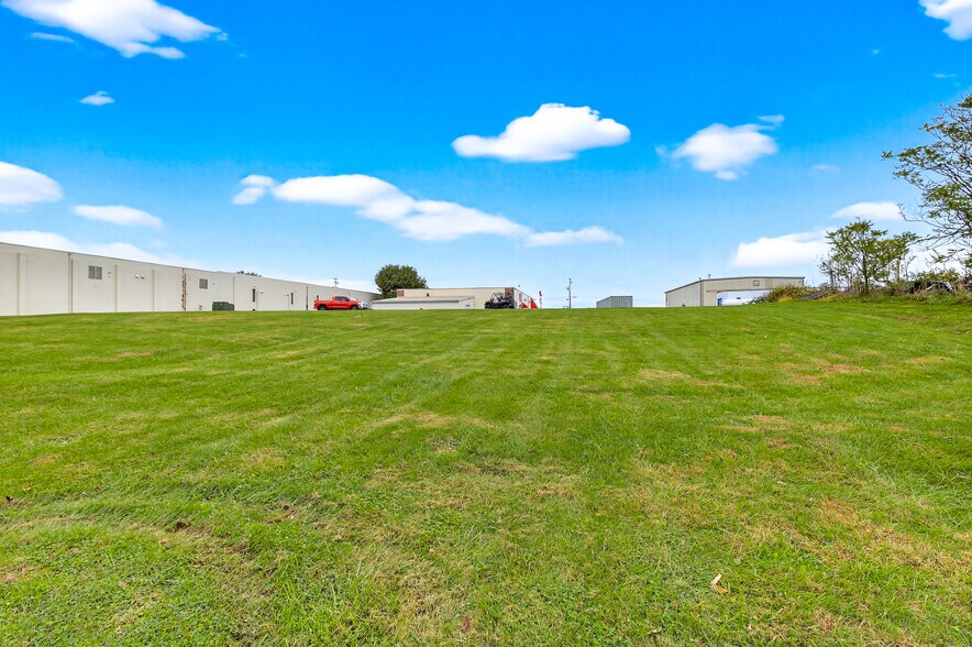 More Photos Of 2350 Dairy Rd, Lancaster Auto Dealership For Lease