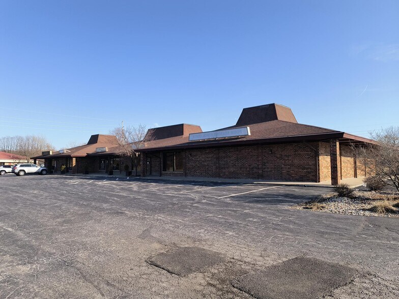 Primary Photo Of 8111 E 109th Ave, Crown Point Storefront Retail Office For Lease