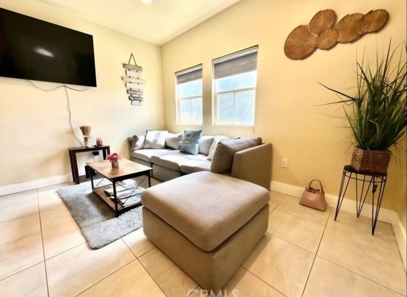 More Photos Of 228 N Orange Ave, Rialto Apartments For Sale