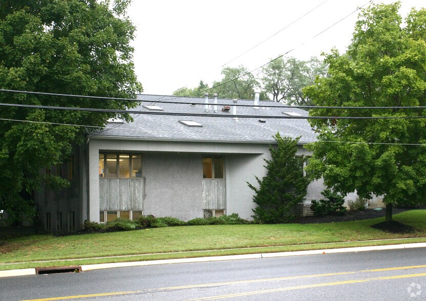 More Photos Of 1892 Greentree Rd, Cherry Hill Office For Lease