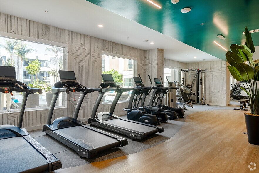 More Photos Of 10375 Washington Blvd, Culver City Apartments For Lease