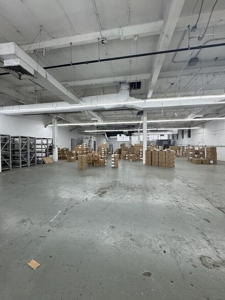 More Photos Of 59-48 55th St, Maspeth Manufacturing For Lease