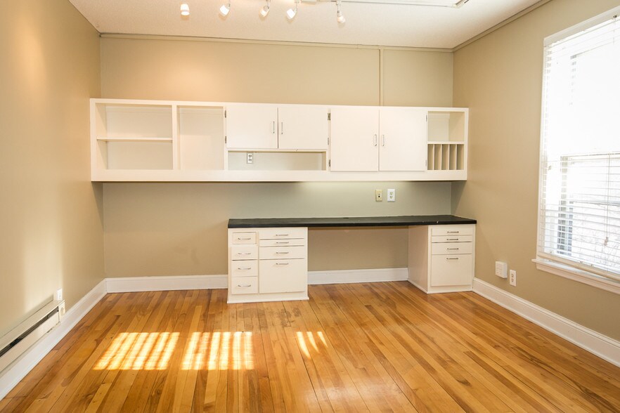 More Photos Of 961 Grand Ave, Saint Paul Storefront Retail Office For Lease